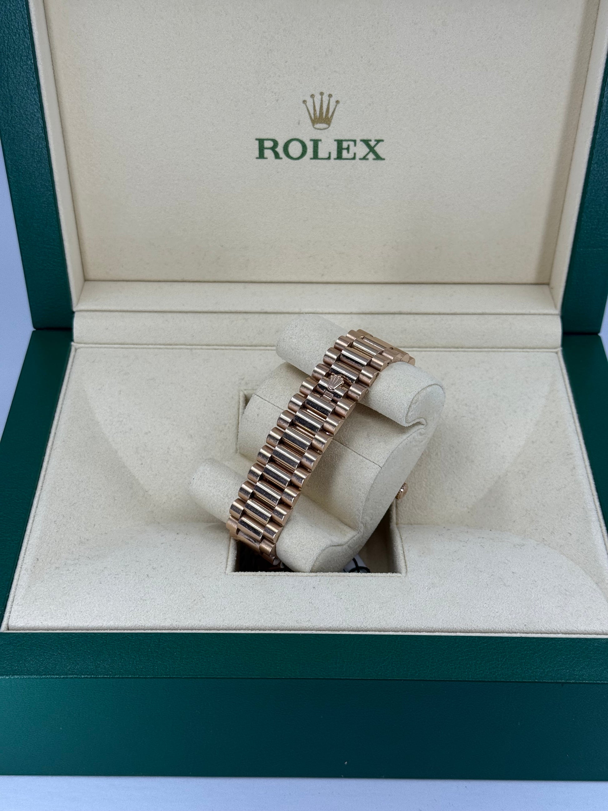 2020 ROLEX DAY-DATE 40 ROSE GOLD OLIVE DIAL 228235