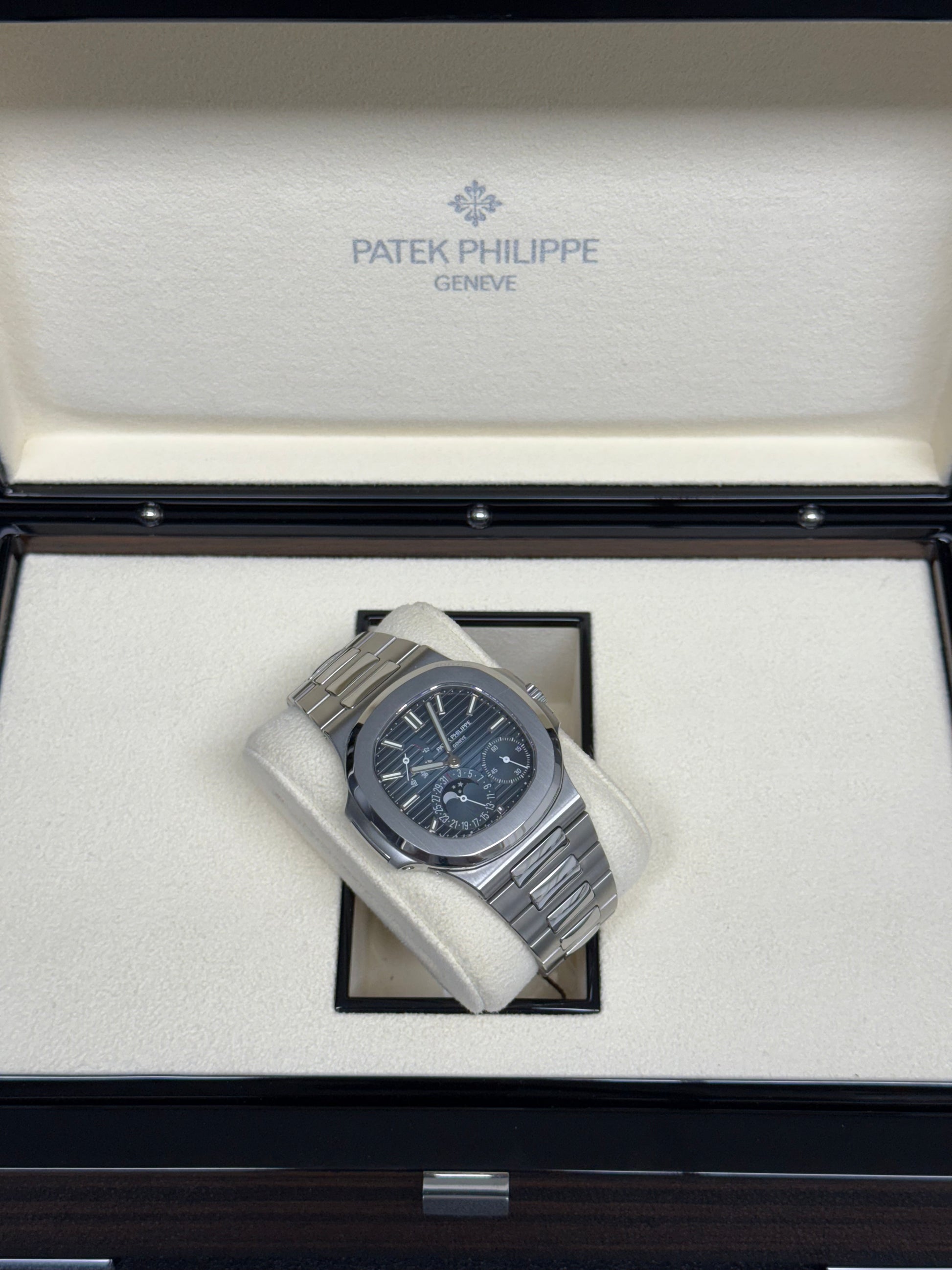 2022 PATEK PHILIPPE NAUTILUS STAINLESS STEEL MOONPHASE 5712/1A-001