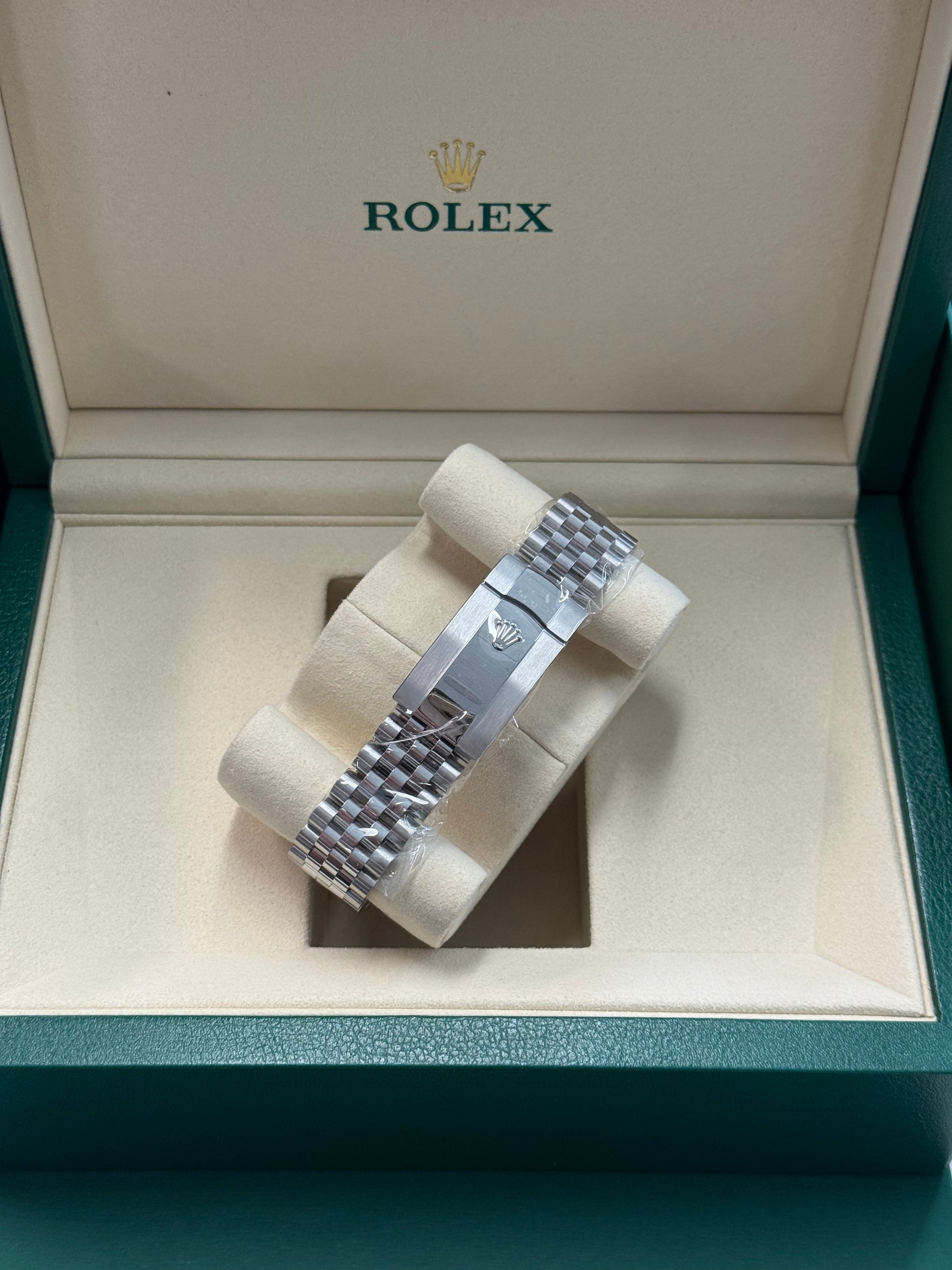 2025 ROLEX DATEJUST 41 STAINLESS STEEL BLACK DIAL w/ DIAMOND MARKERS 126334