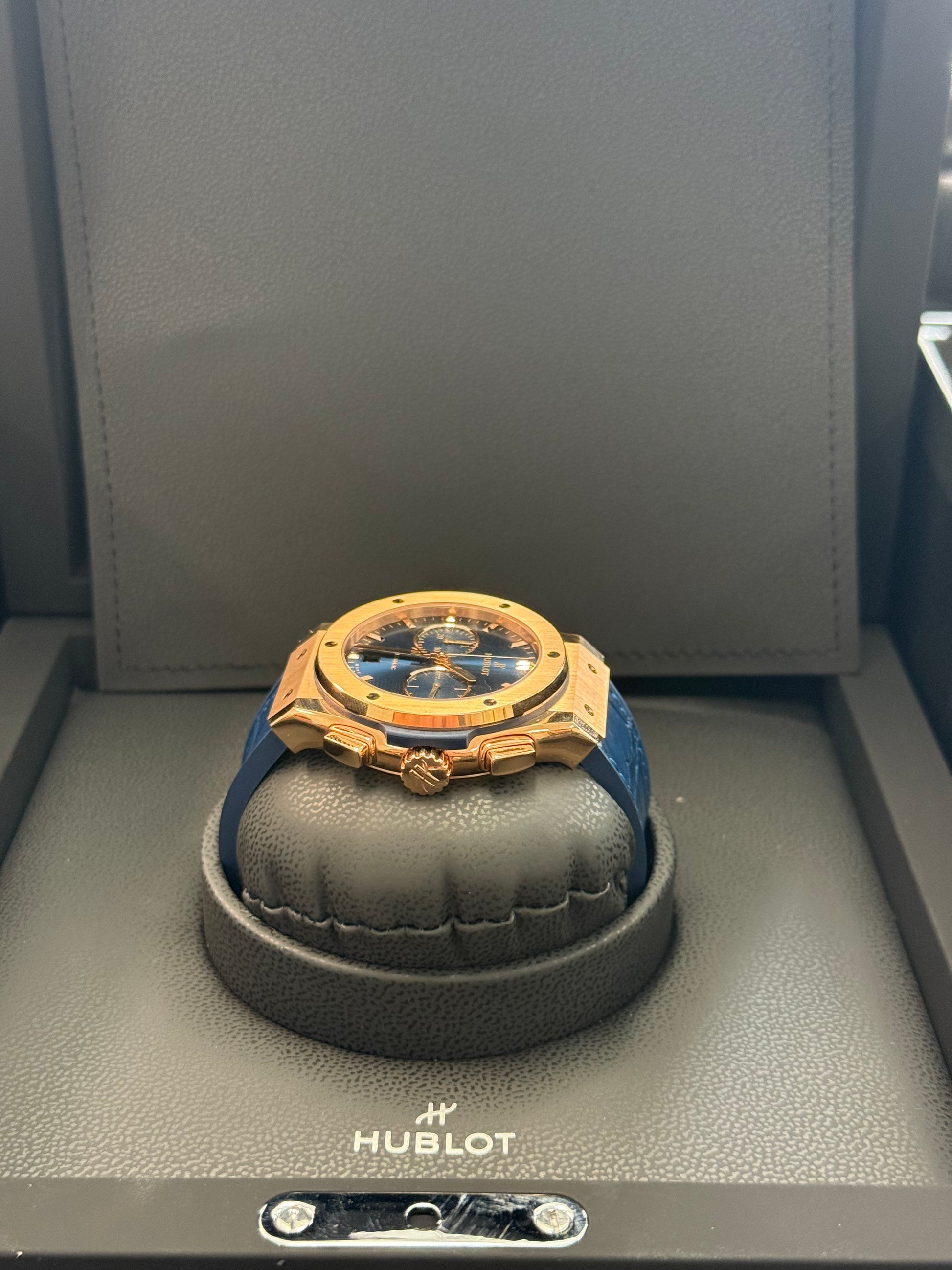 2017 HUBLOT CHRONOGRAPH CLASSIC FUSION KING GOLD 42mm 541.OX.7180.RX