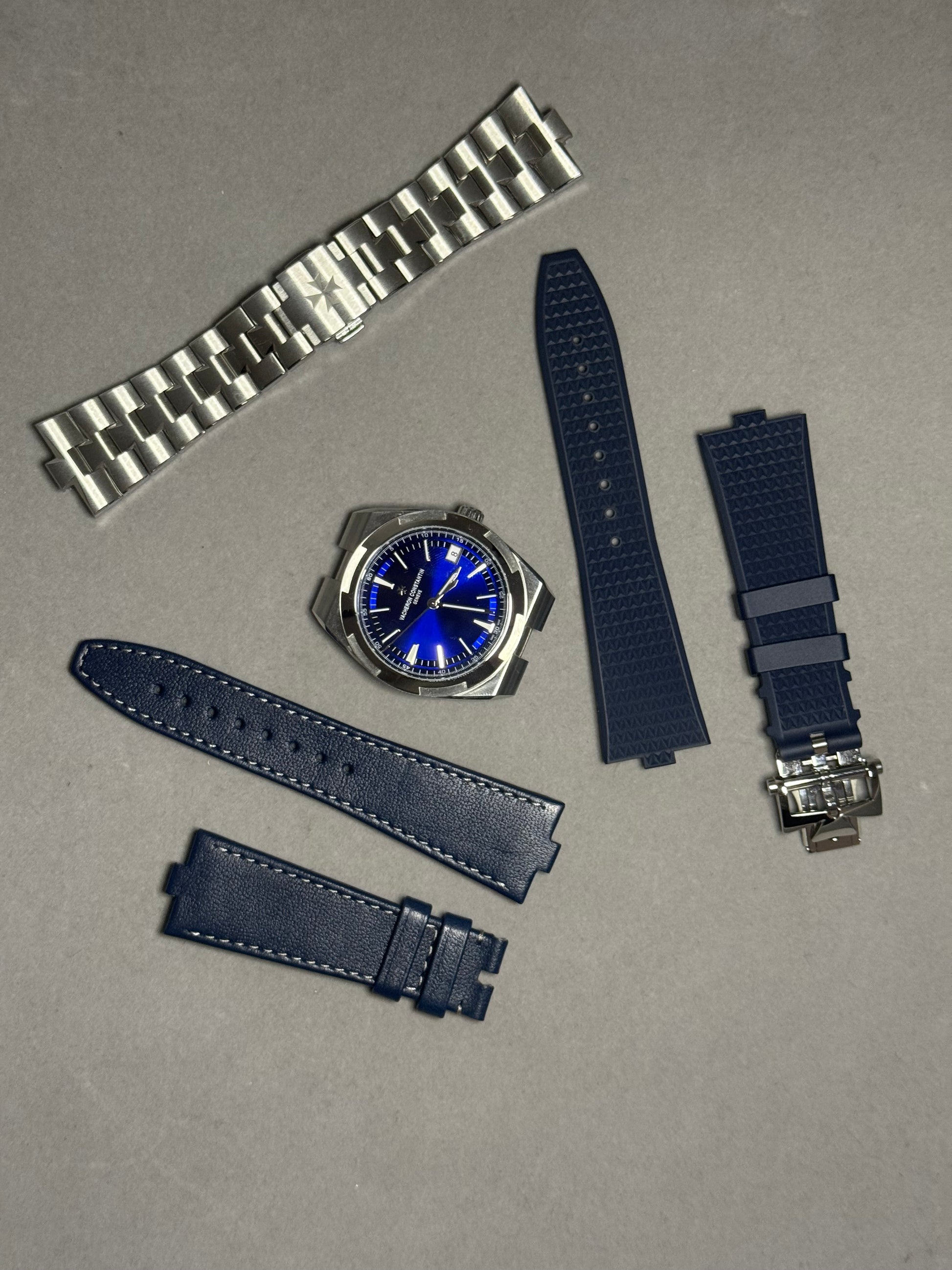 2025 VACHERON CONSTANTIN OVERSEAS SELF WINDING BLUE DIAL STAINLESS STEEL 4520v