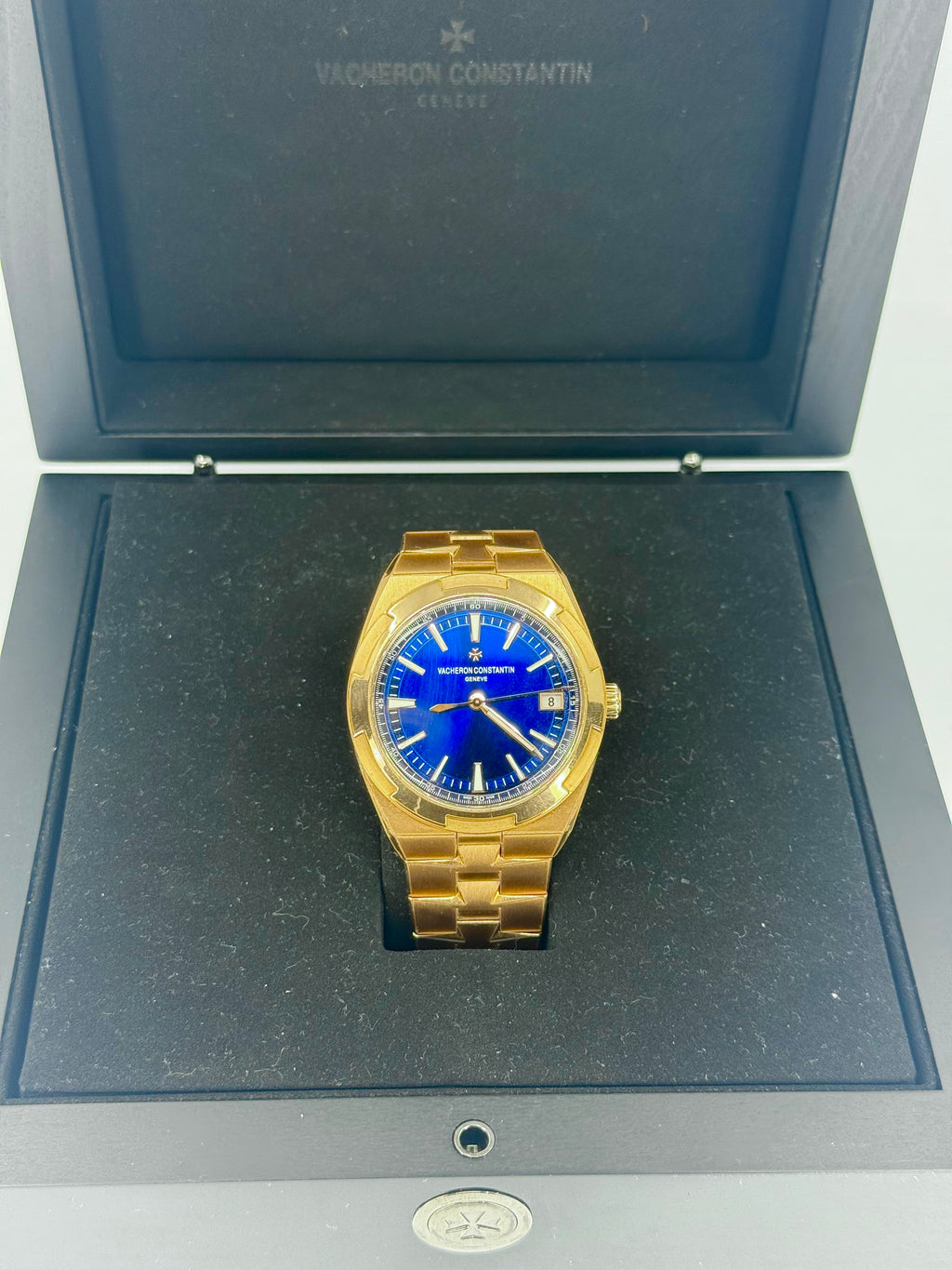 2022 VACHERON CONSTANTIN OVERSEAS SELF WINDING ROSE GOLD BLUE DIAL 4500v/110r