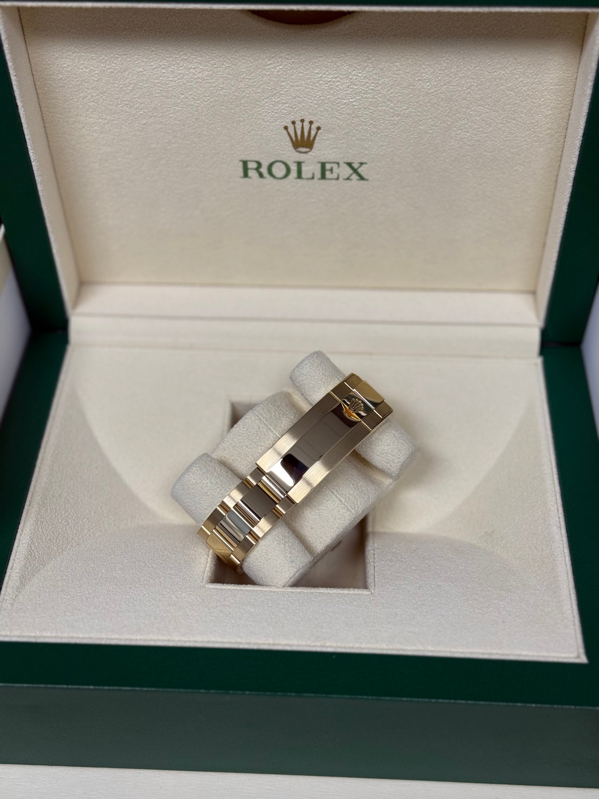 2022 ROLEX SUBMARINER ‘BLUESY’ 41MM YELLOW GOLD BLUE DIAL 126618LB