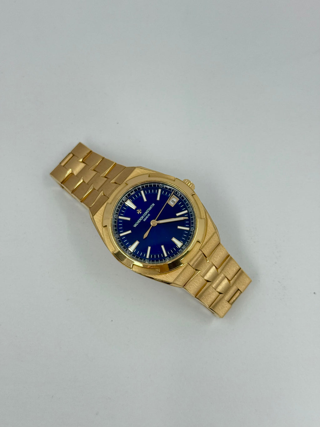 2022 VACHERON CONSTANTIN OVERSEAS SELF WINDING ROSE GOLD BLUE DIAL 4500v/110r