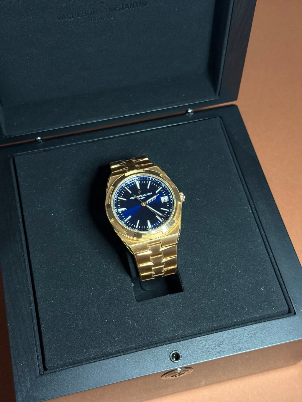 2022 VACHERON CONSTANTIN OVERSEAS SELF WINDING ROSE GOLD BLUE DIAL 4500v/110r
